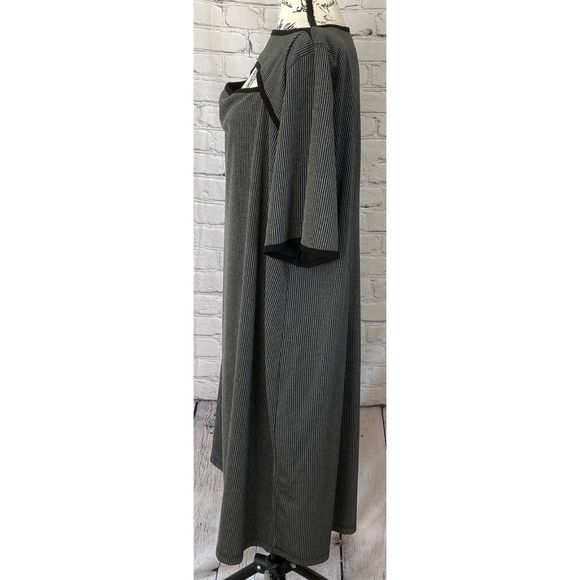 Avenue Women’s Pinstripe Sheath Dress (Size 26/28) - Picture 3 of 9